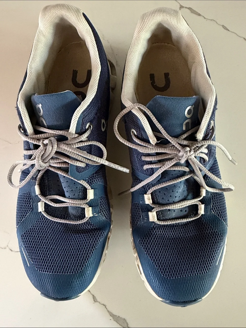 On Running Women’s Cloud 5 Running Shoes in Blue/White, Sz 8.5 VERY GOOD COND